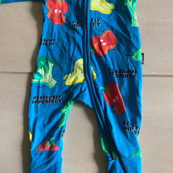 Bonds -vegetables Wondersuit Newborn 0000 - Picture 6 of 8